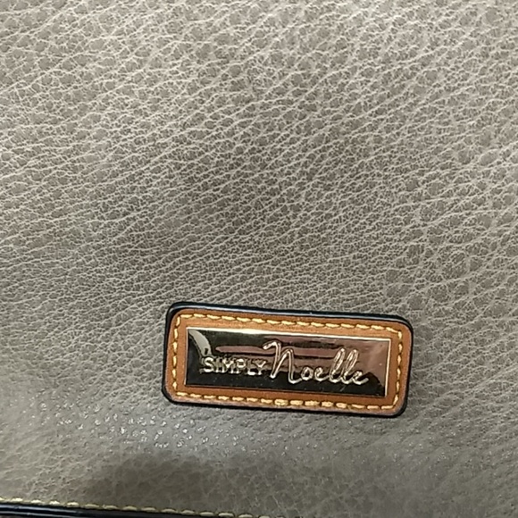 Simply Noelle Cross Body Purse - Picture 3 of 4